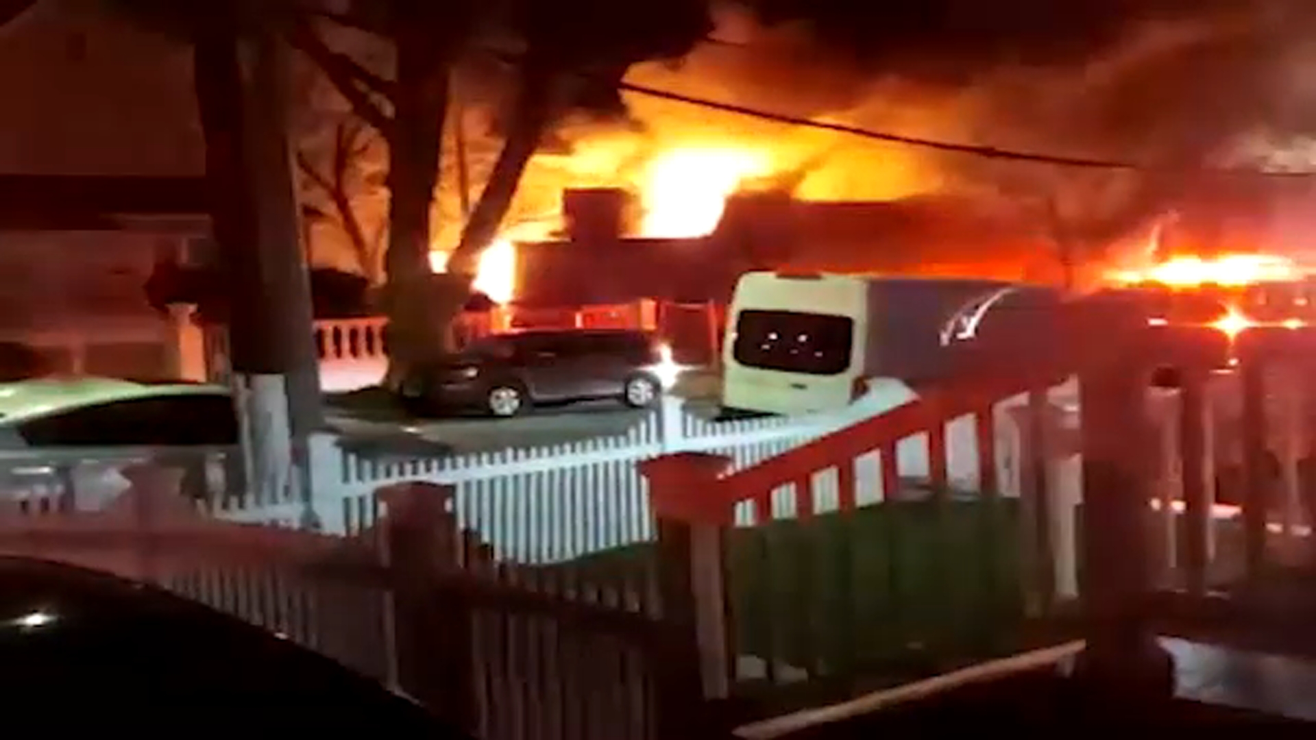 3 firefighters injured, businesses damaged in Queens fire