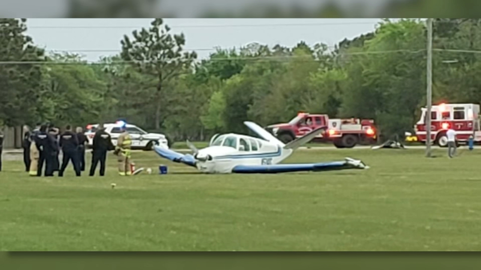 Plane Slams Into Tree Near Pearland Airstrip Abc13 Houston