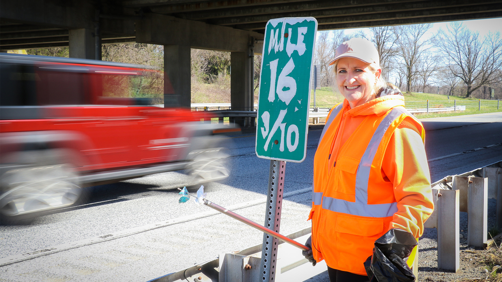 PA woman adopts highway, spends weekends cleaning litter