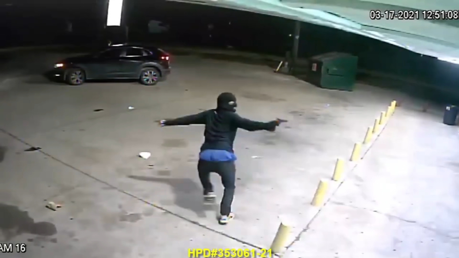 3 Robbers Seen On Video Holding Houston Clerk At Gunpoint At Convenience Store On Sultan Drive Abc13 Houston