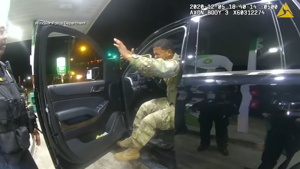 FULL VIDEO: Officers accused of pepper-spraying, pointing guns at a Black Army officer