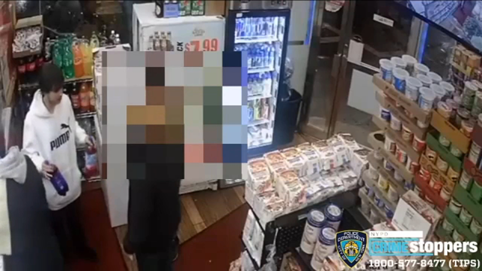 Search for attacker who stabbed man in back in Bronx deli