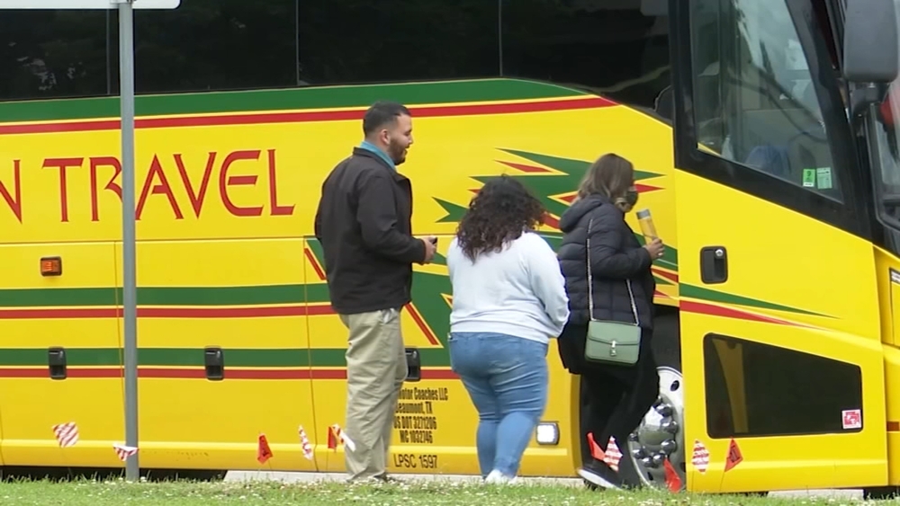 Hundreds of migrant girls transported after abrupt closure of Houston shelter