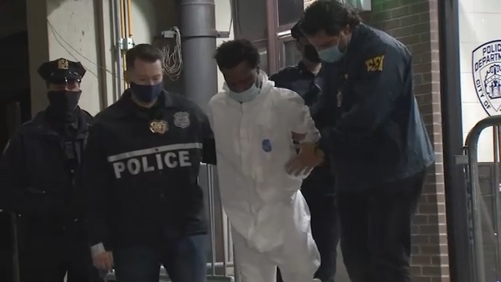 Man accused of throwing Molotov cocktail at police faces federal charge