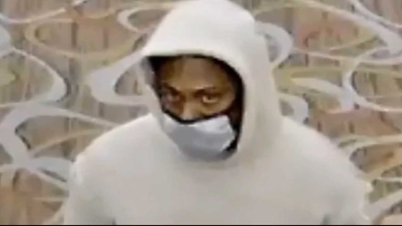 New Video Shows Suspect In Center City Philadelphia Hotel Robbery Police 6abc Philadelphia