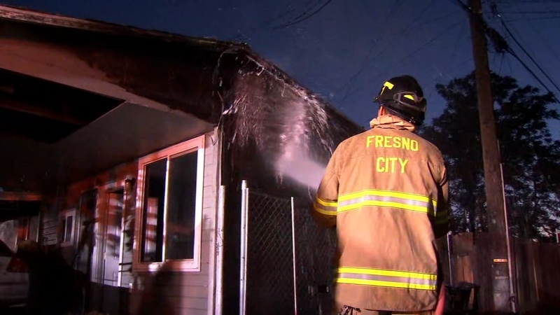 Firefighters Investigating Garage Fire In Central Fresno Abc30 Fresno