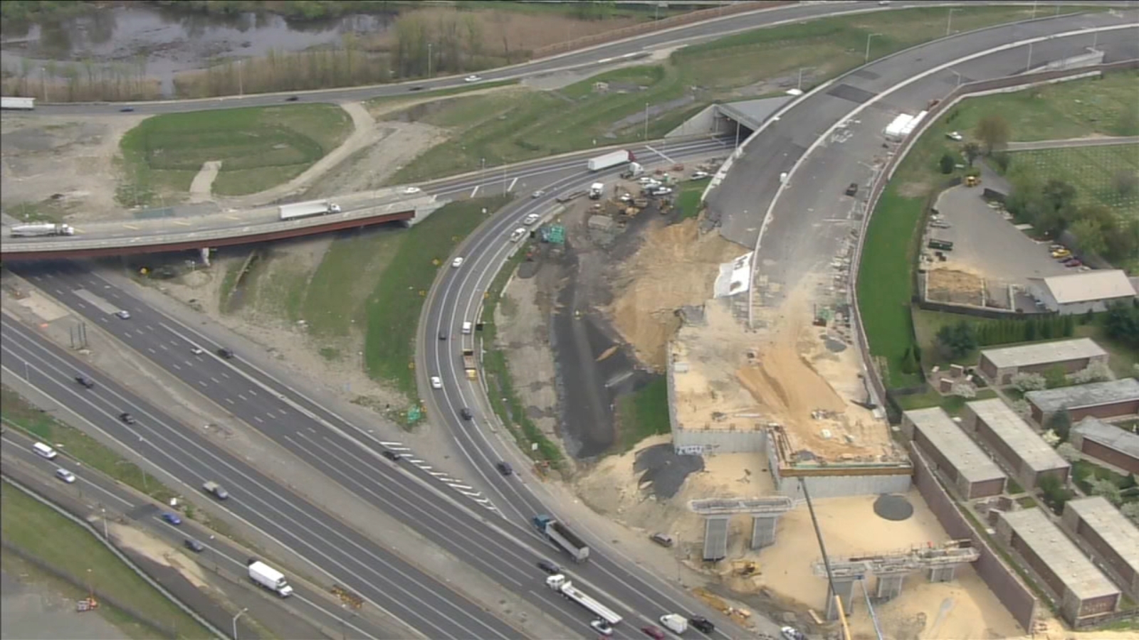 Lane of I295 northbound reopens in Bellmawr, New Jersey following