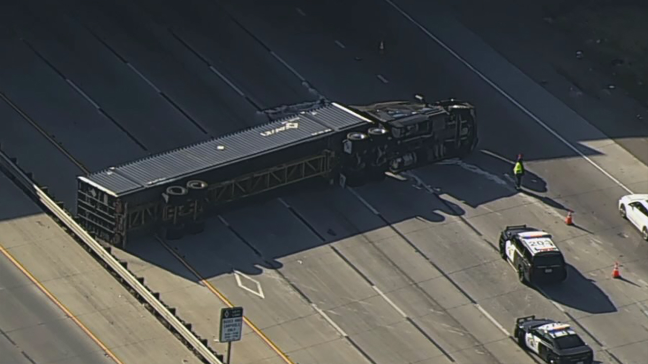 Overturned big rig causes traffic mess on Hwy 101 in SJ