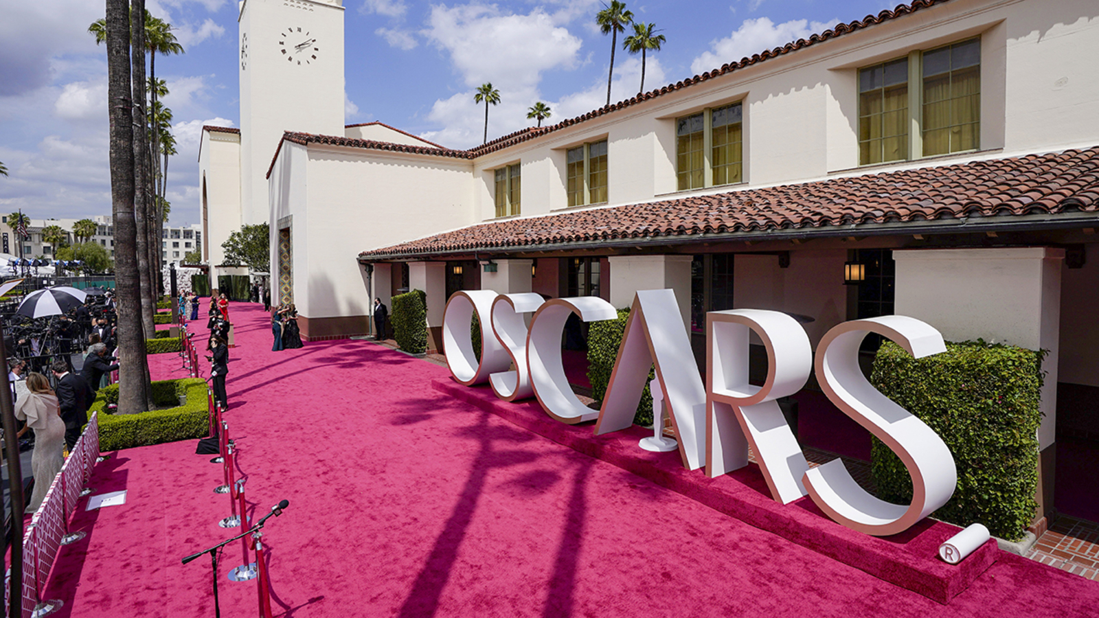 Oscars 2021: 93rd Academy Awards underway on ABC with no crowds, new venue | LIVE BLOG 1 Oscars 2021: 93rd Academy Awards underway on ABC with no crowds, new venue | LIVE BLOG