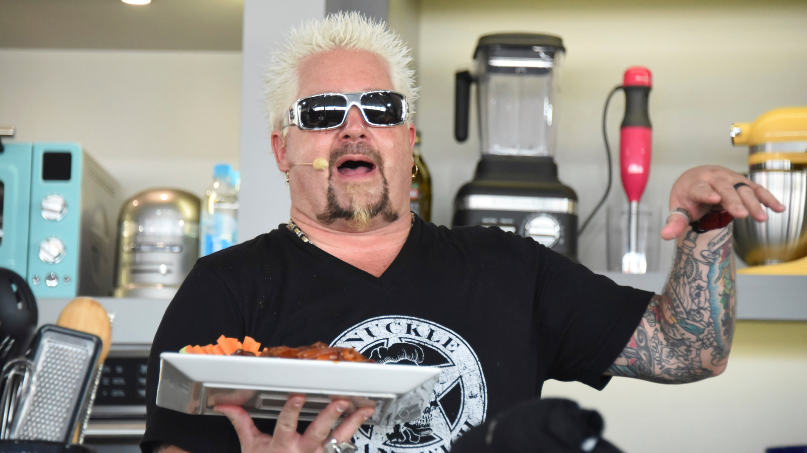 Food Network superstar Guy Fieri dives into Houston for surprise visit