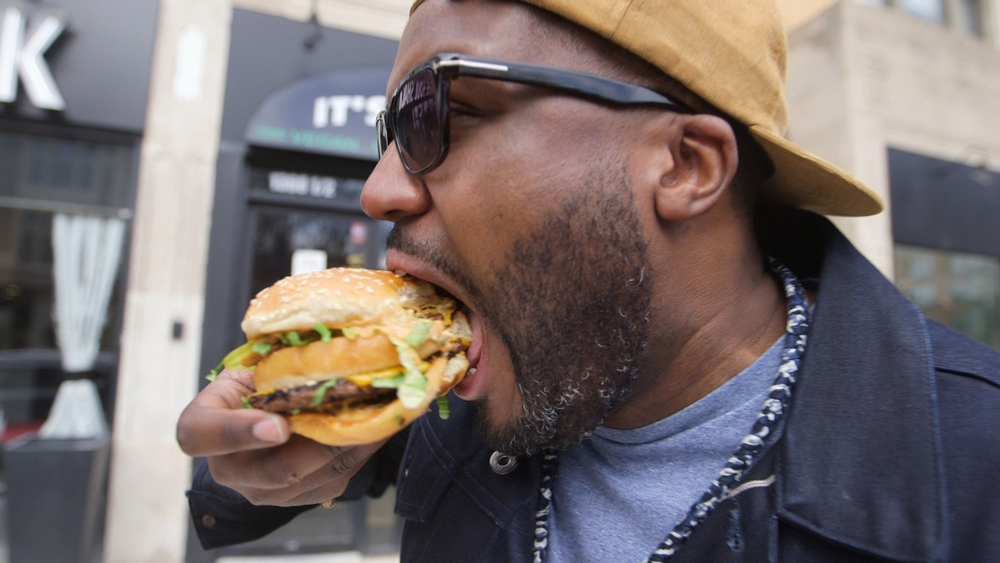Chicago vegan restaurant has lines around block for fast food favorites