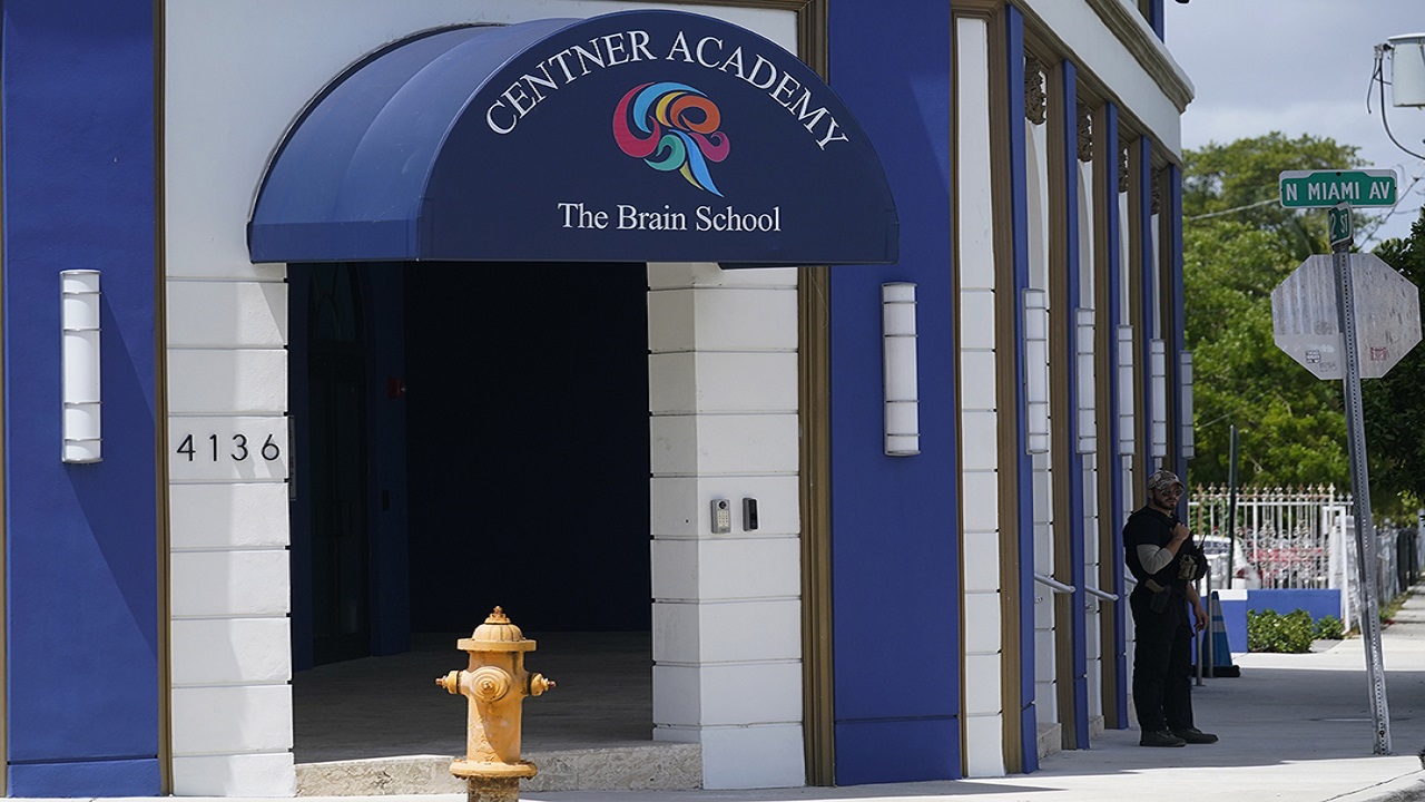 Privatschule in Miami will keine geimpften Lehrer und Mitarbeiter beschäftigen Privatschule in Miami will keine geimpften Lehrer und Mitarbeiter beschäftigen