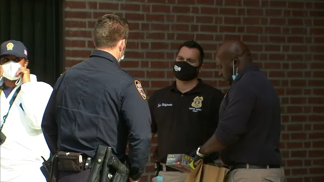 2 women fatally stabbed inside Upper Manhattan apartment