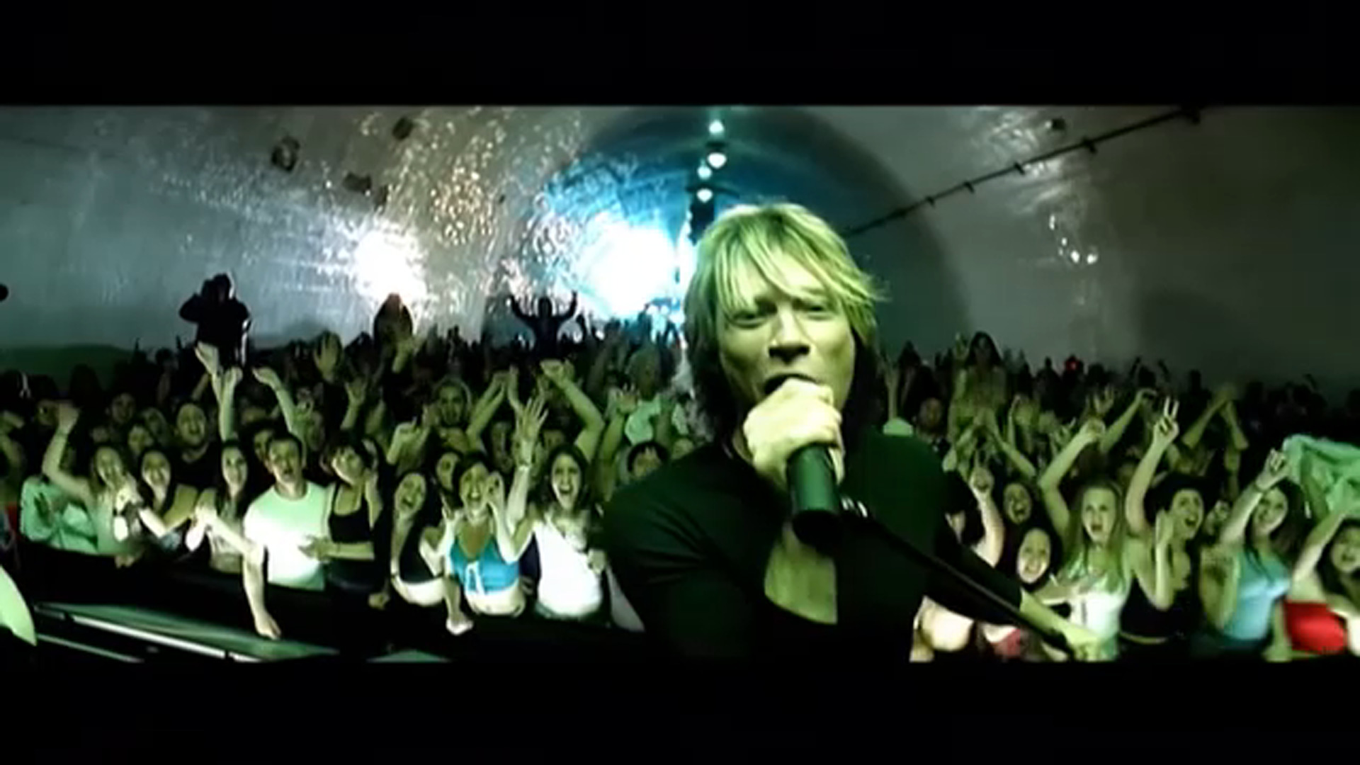 Bon Jovi bringing virtual concert series to Madera drive-in