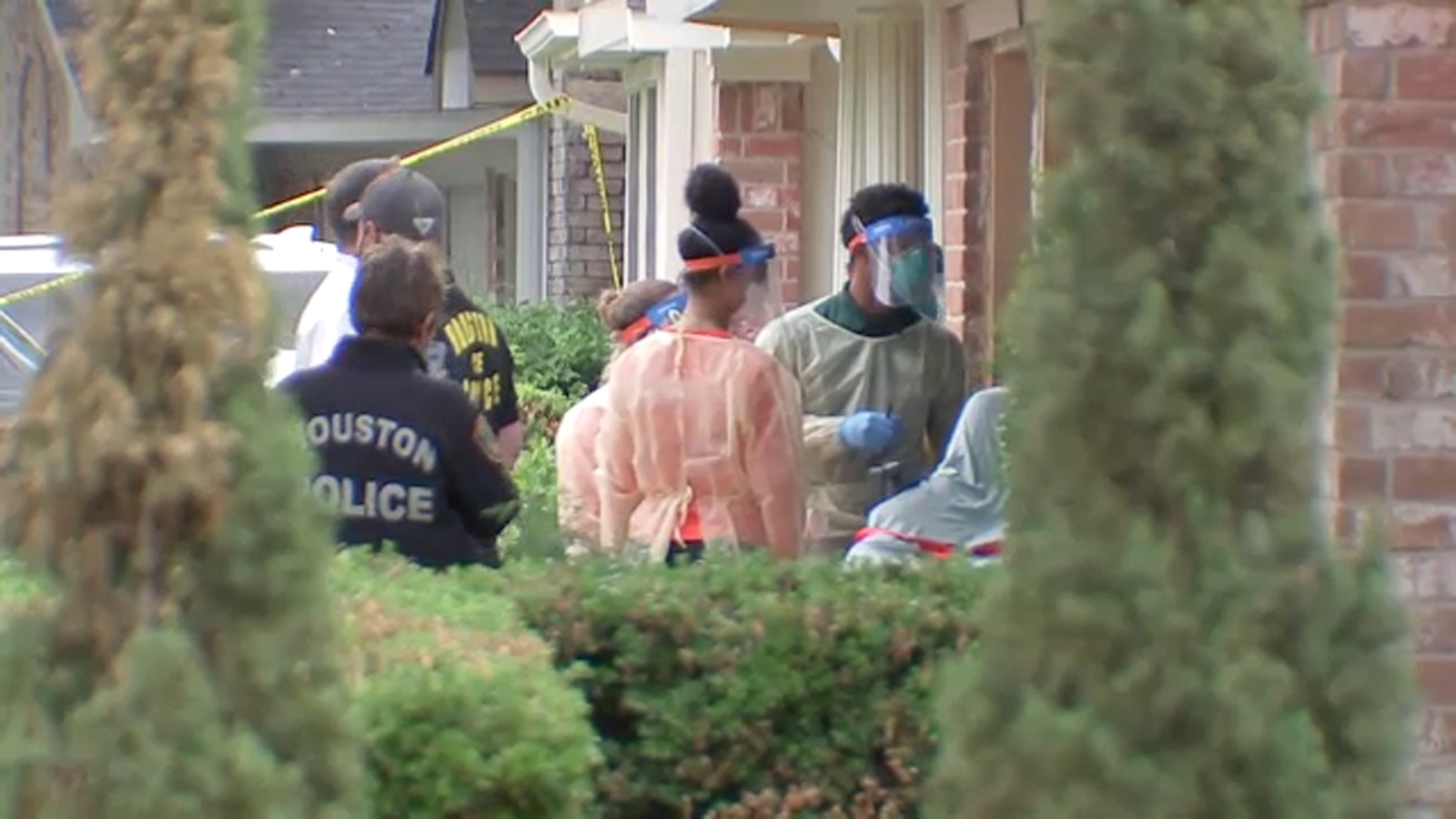 90 People Found In Houston Home Prompting Police To Launch Human Smuggling Investigation Abc7 Chicago