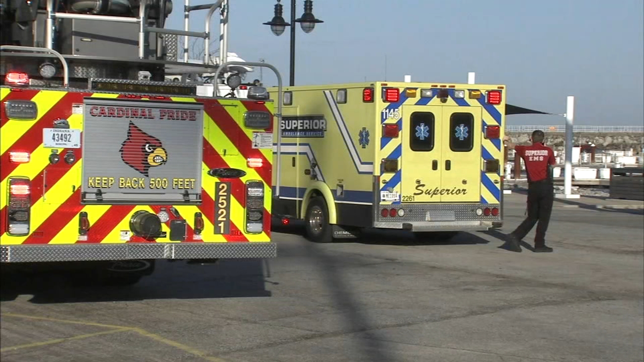 Man missing after boat capsizes in Lake Michigan