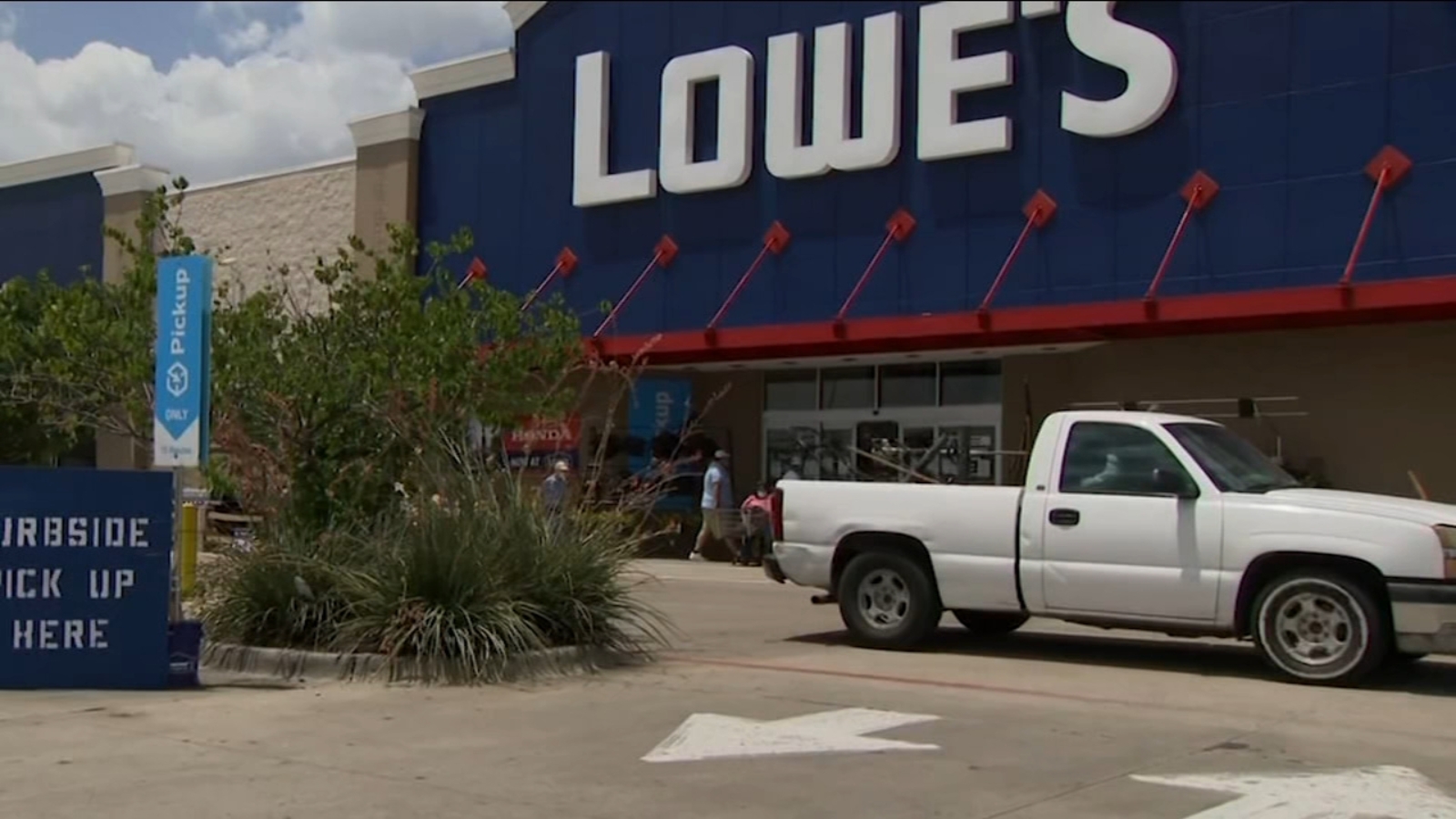 Lowe's hosts hiring day in the Triangle ABC11 RaleighDurham