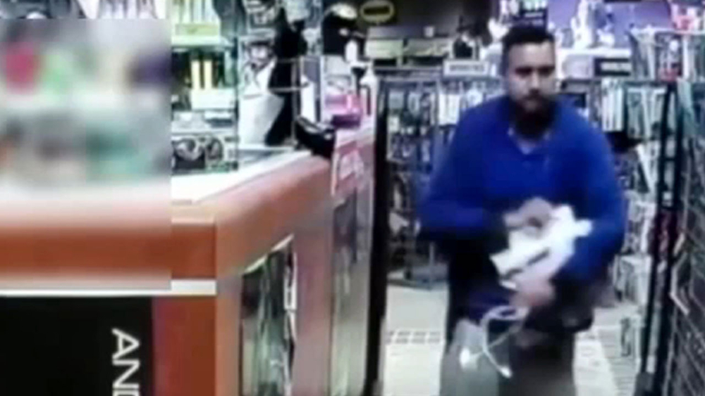 Adult store shoplifter pushed worker during heist, HPD says