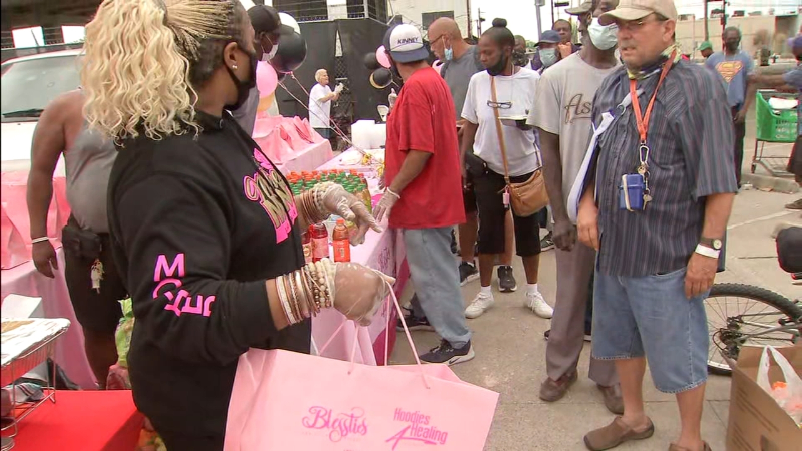 Boutique owner reaches out to homeless moms this Mother's Day 1 Boutique owner reaches out to homeless moms this Mother's Day