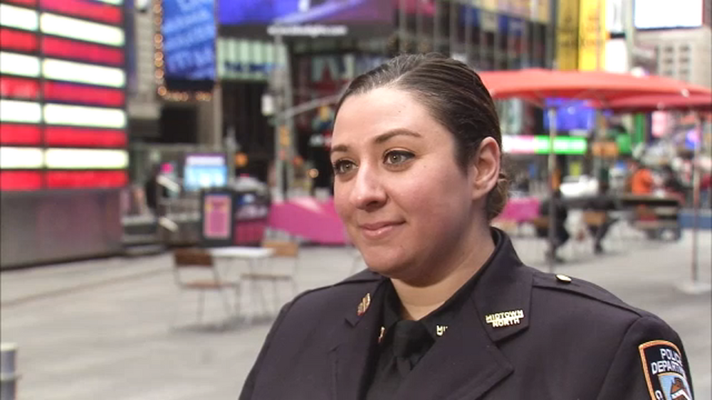 Bodycam video shows officer saving 4-year-old girl in Times Square