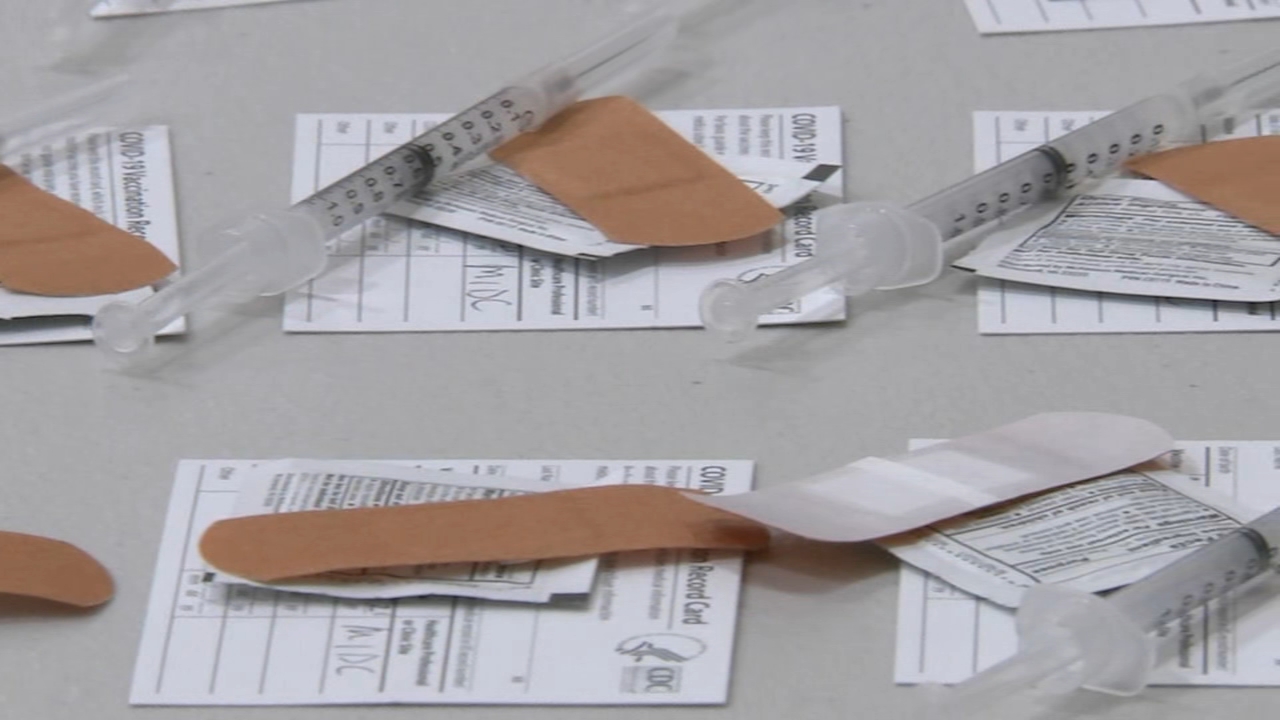 How COVID-19 vaccine hesitancy could keep Illinois from reaching herd immunity