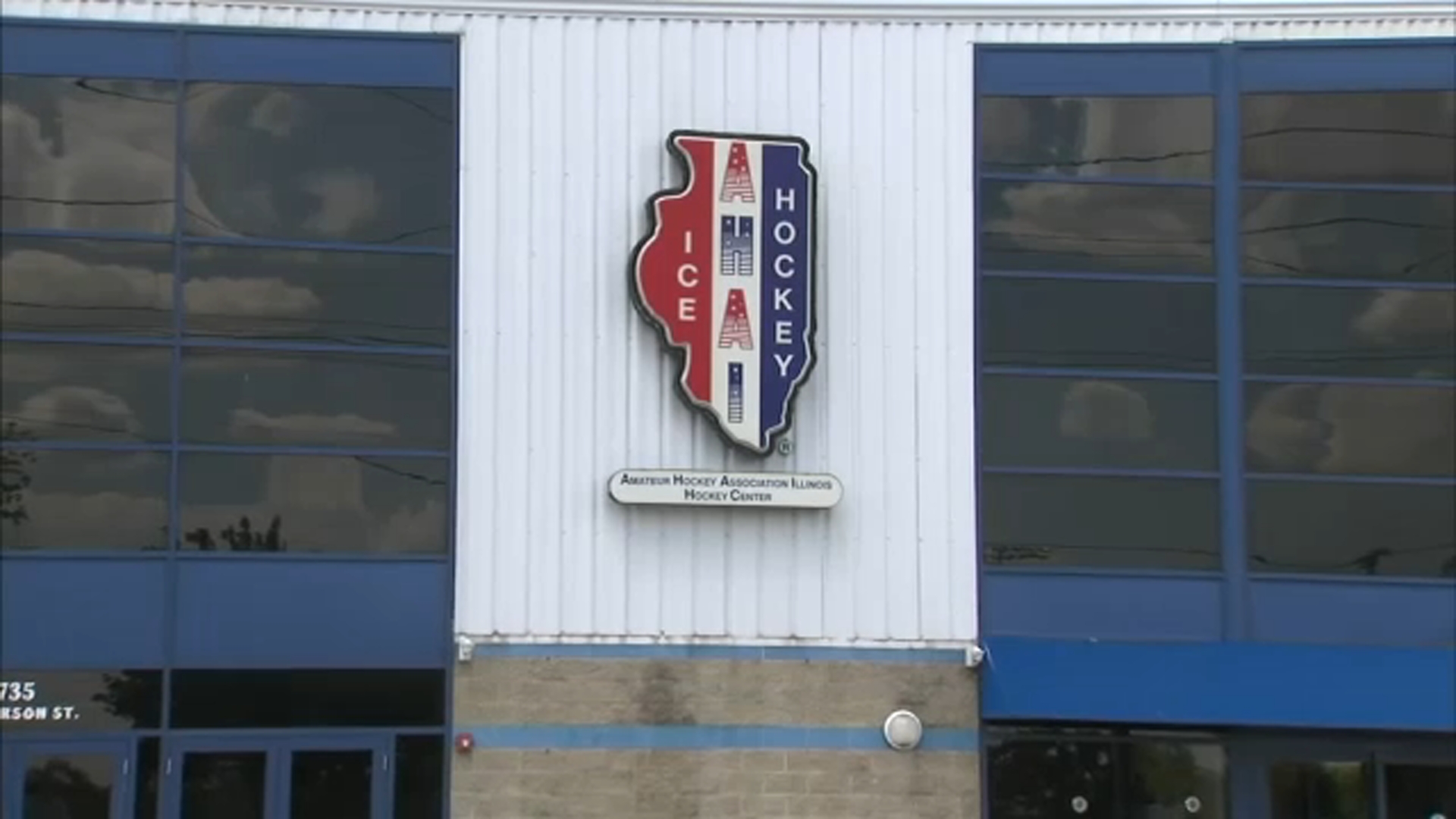 Chicago-area ice hockey coach groomed, sexually abused players, federal lawsuit alleges