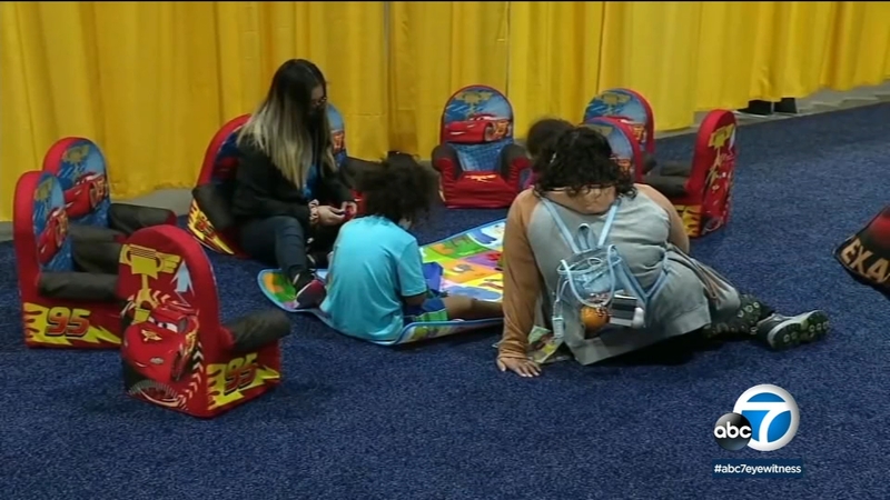 Nearly 600 Migrant Children Who Were Housed At Long Beach Shelter Reunited With Family Sponsors In Us Abc7 Los Angeles