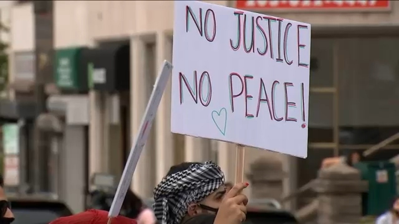 Local demonstrators rally to bring attention to situation on Gaza Strip