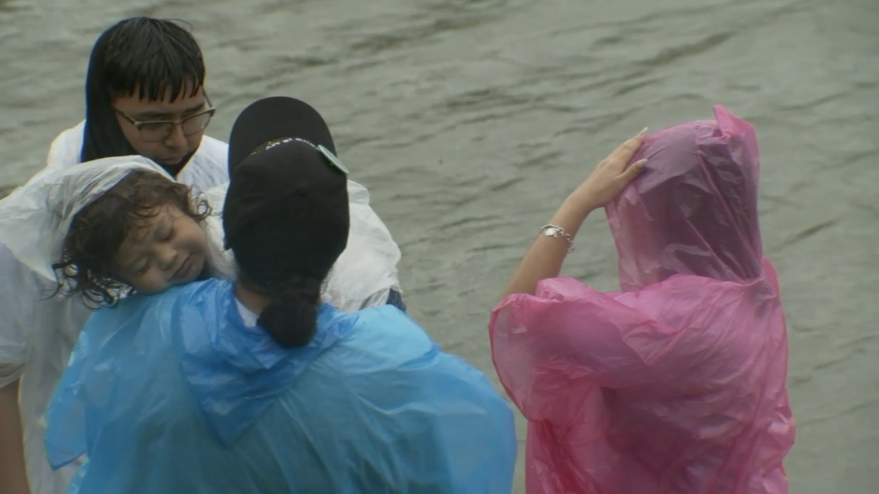 Emotional tribute held for Houston mother Erica Hernandez