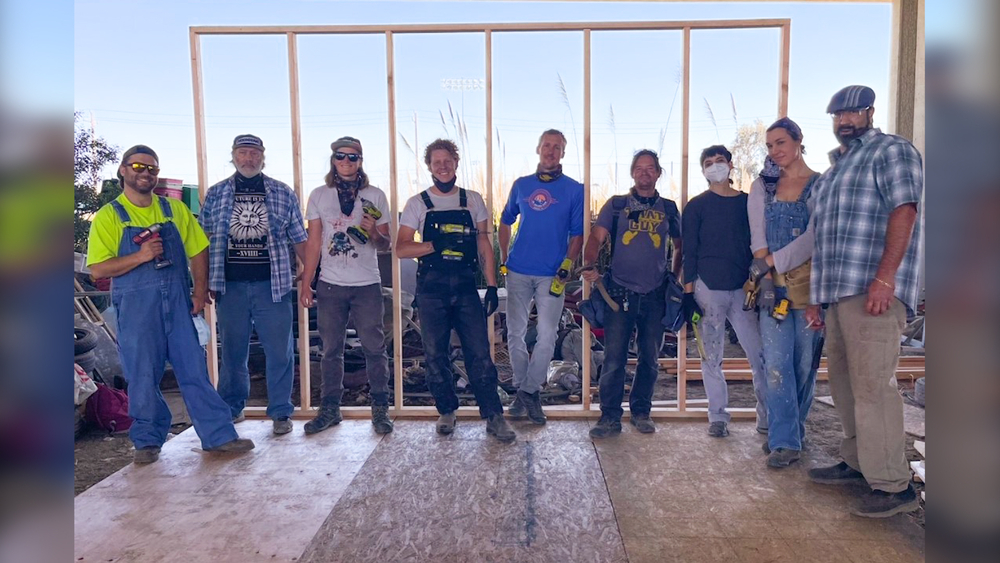 Oakland artists build tiny homes for unhoused residents