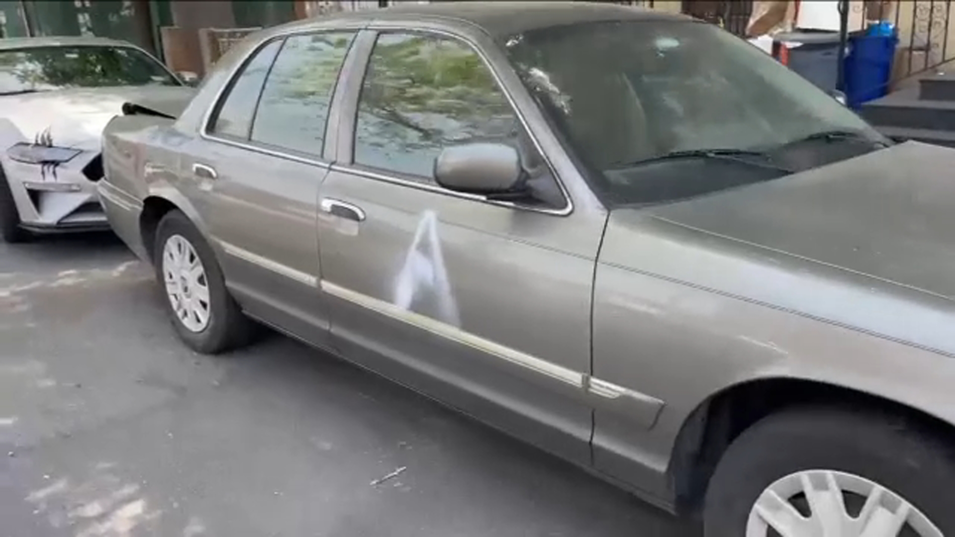 Nearly 2 dozen cars vandalized on Astoria street