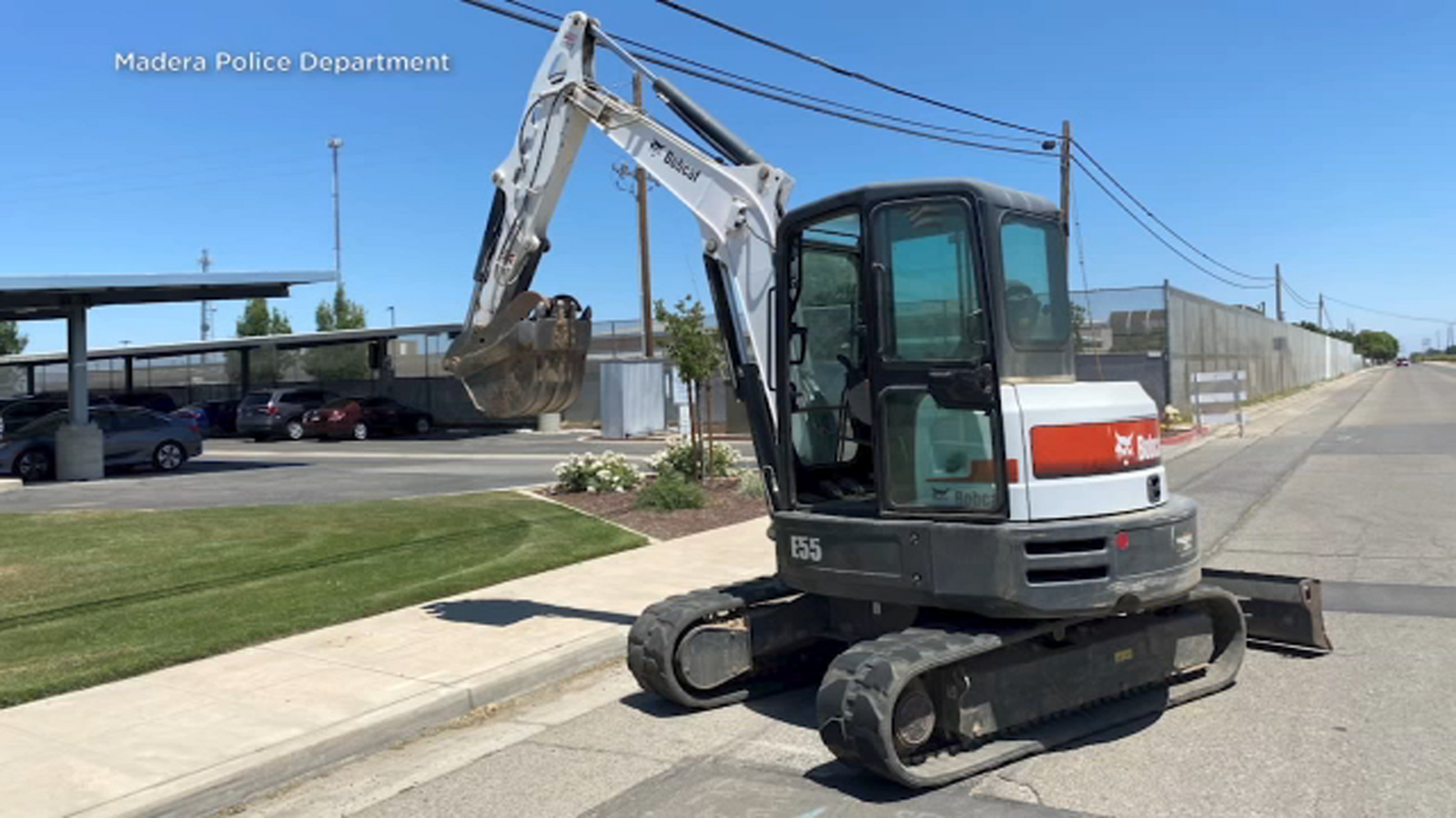 Video shows suspect running from Madera police in stolen excavator ...