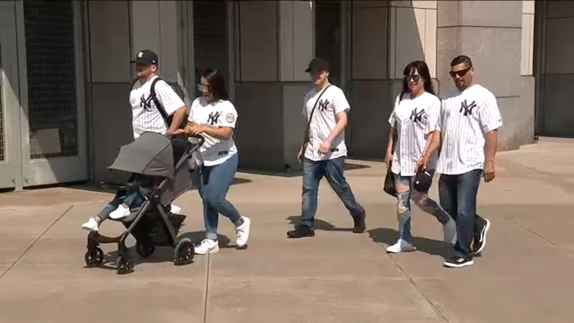 Yankees to host 1st game with vaccinated section, NY teams up attendance