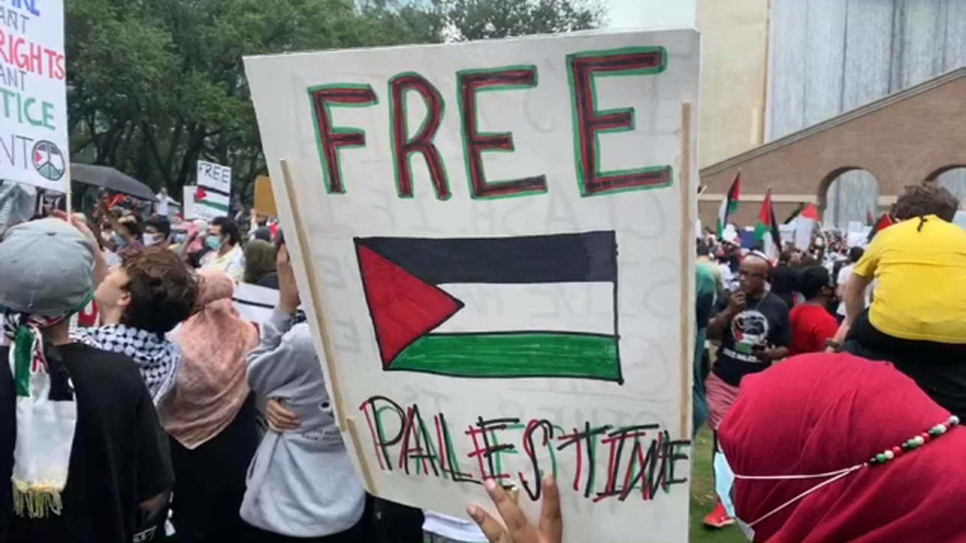 Demonstrators break through barrier at pro-Palestine protest