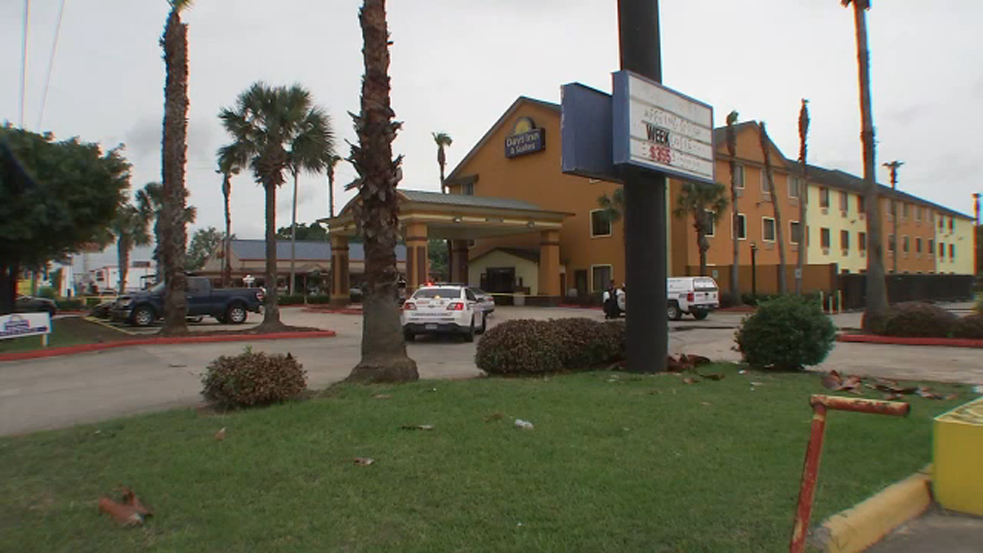 Teen shot multiple times in parking lot in N. Harris County