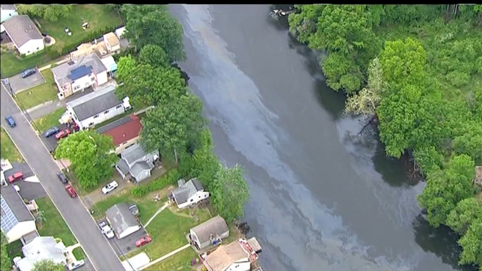 Oil spill spotted along stretch of Passaic River in Wayne, New Jersey