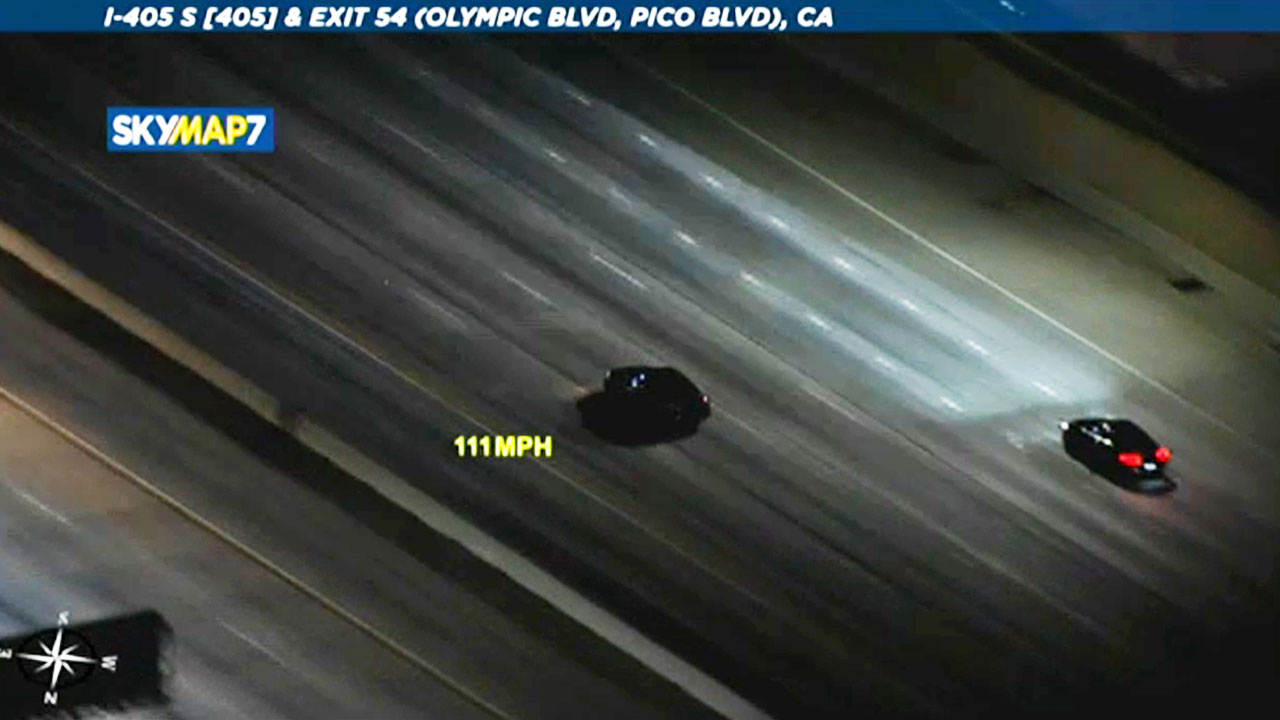 Chase suspect evades cops at 100 mph in San Fernando Valley