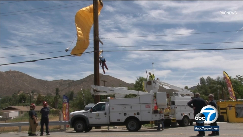 Parachutist gets stuck in power lines in Lake Elsinore