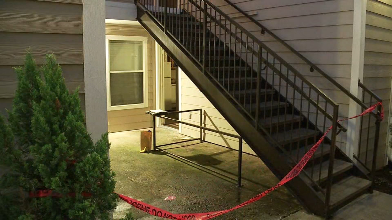 2 children inside apartment during deadly home invasion
