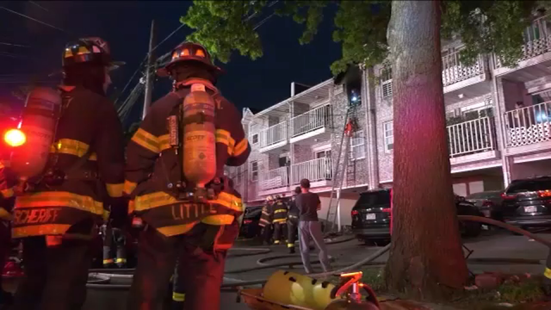 Queens Fire 4 Women Critically Injured After Flames Rip Through Townhouse In Ozone Park Abc7 New York