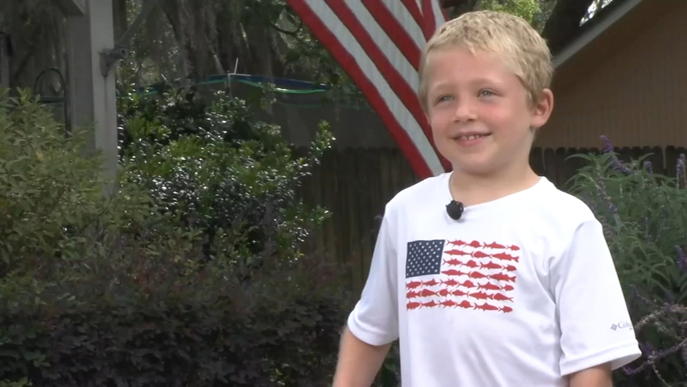7-year-old swims 1 hour to shore, saving father and sister