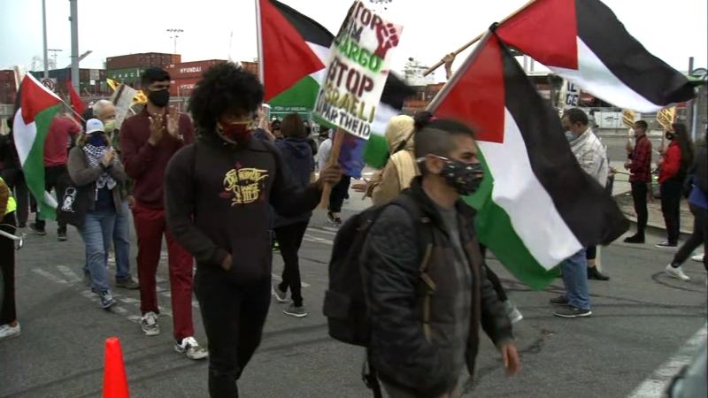 Protest Blocks Israeli Cargo Ship At Port Of Oakland In Support For Palestinians Amid Violence In Gaza Abc7 San Francisco