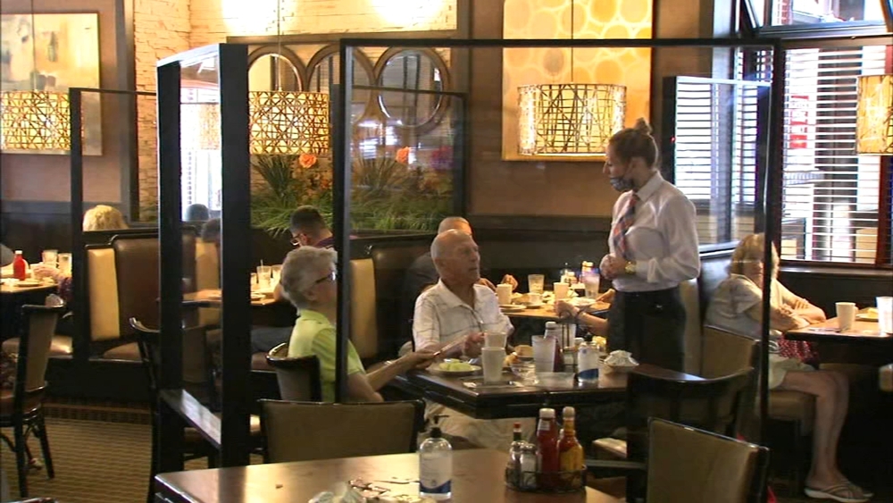 Restaurant owners happy as Illinois lifts COVID restrictions 