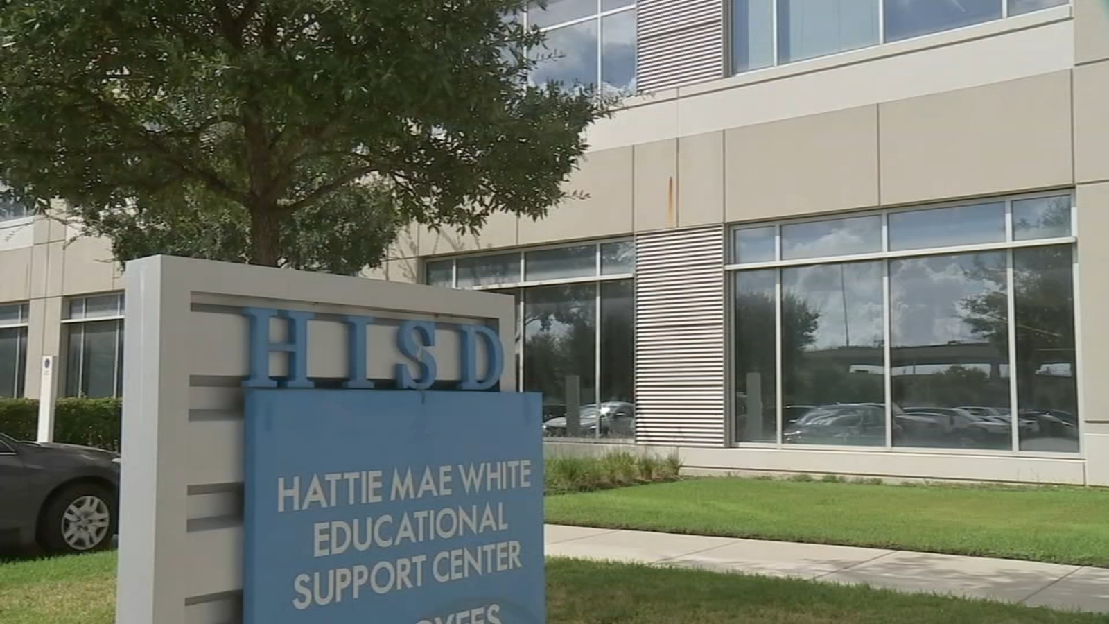 houston-isd-board-approves-2-500-pay-raise-for-teachers-abc13-houston