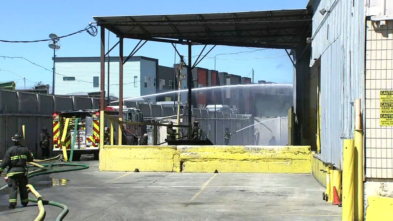 Crews contain 3-alarm fire at Oakland recycling plant 