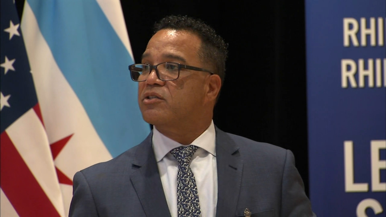 Jose Torres named interim Chicago Public Schools CEO