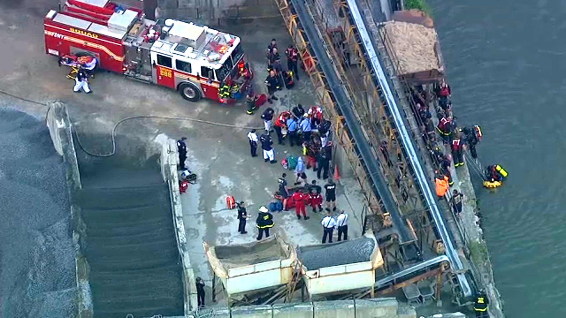 Divers pull person from Flushing Creek after 911 call