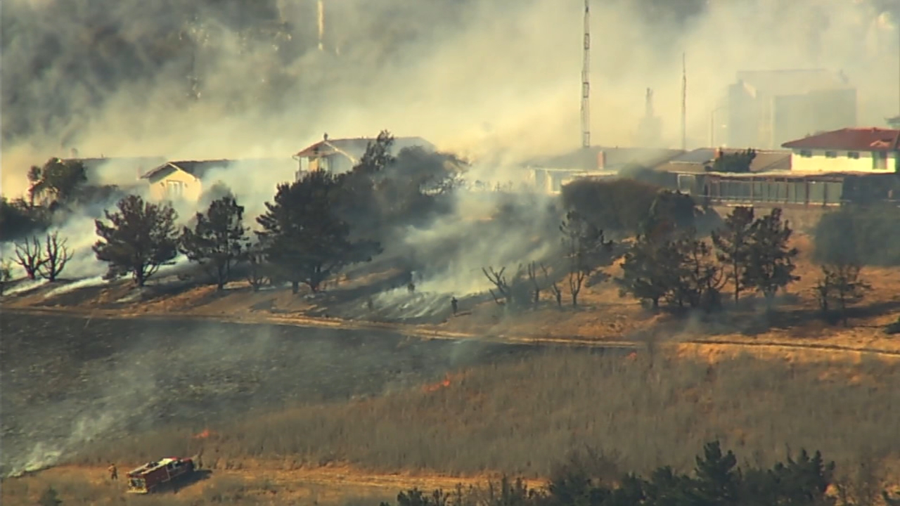 Vallejo fire damages at least half a dozen homes