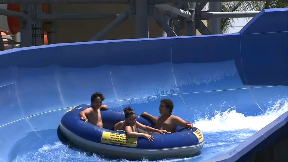 Great America reopens its water park amid heat wave