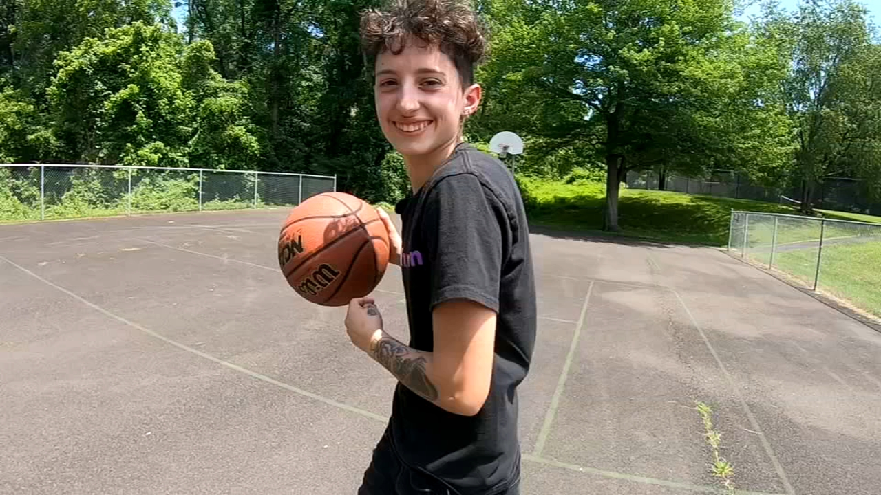 Teen shares personal story amid transgender athletes' rights debate 